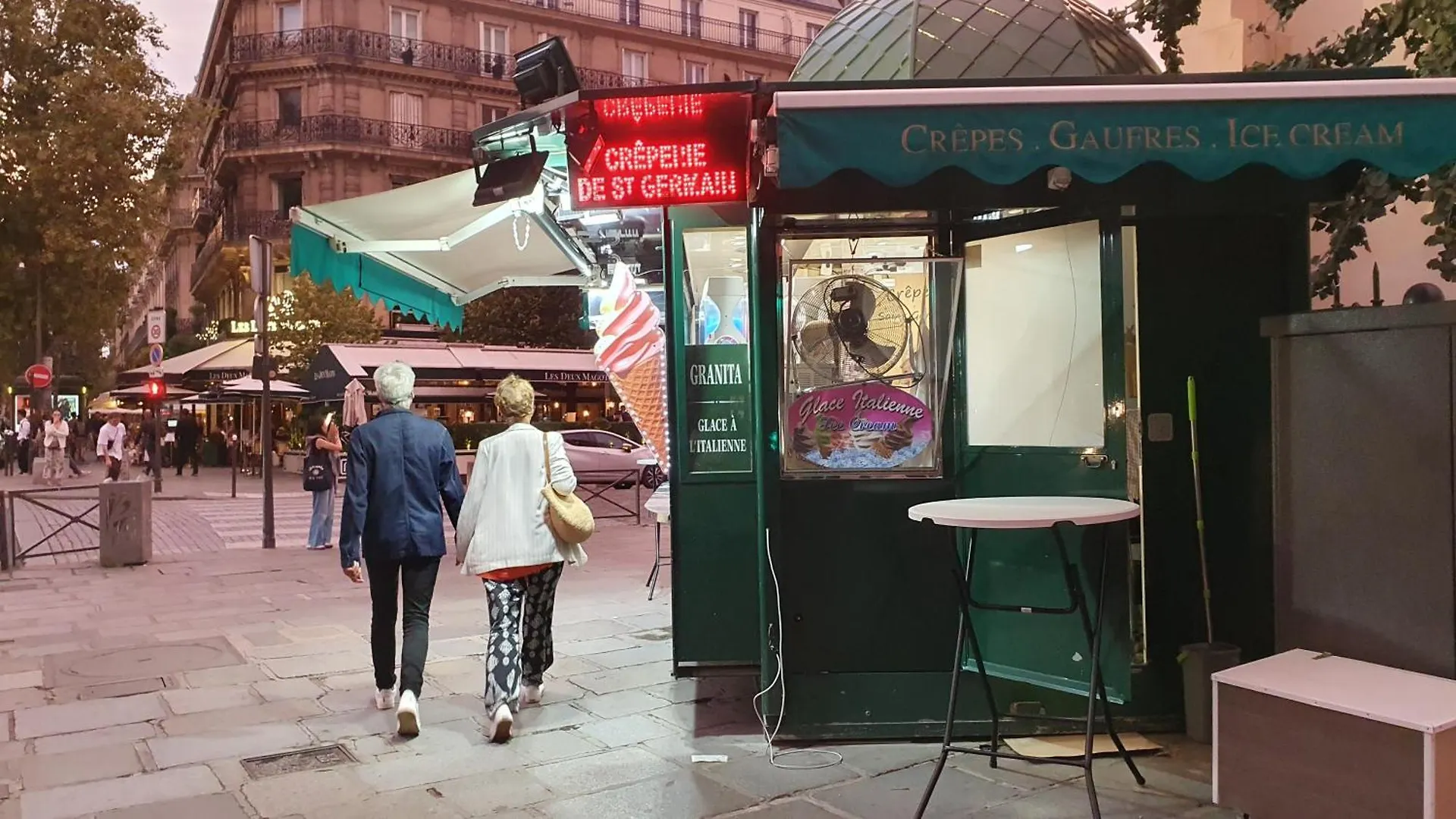 Gare Montparnasse,Gorgeous Place, Center ,Close To Eiffel Tour And Louvre Meusm , Front Metro Apartment Paris 0*,  France