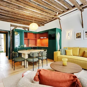 Collection Serviced In Notre Dame - Rue Savoie Apartment